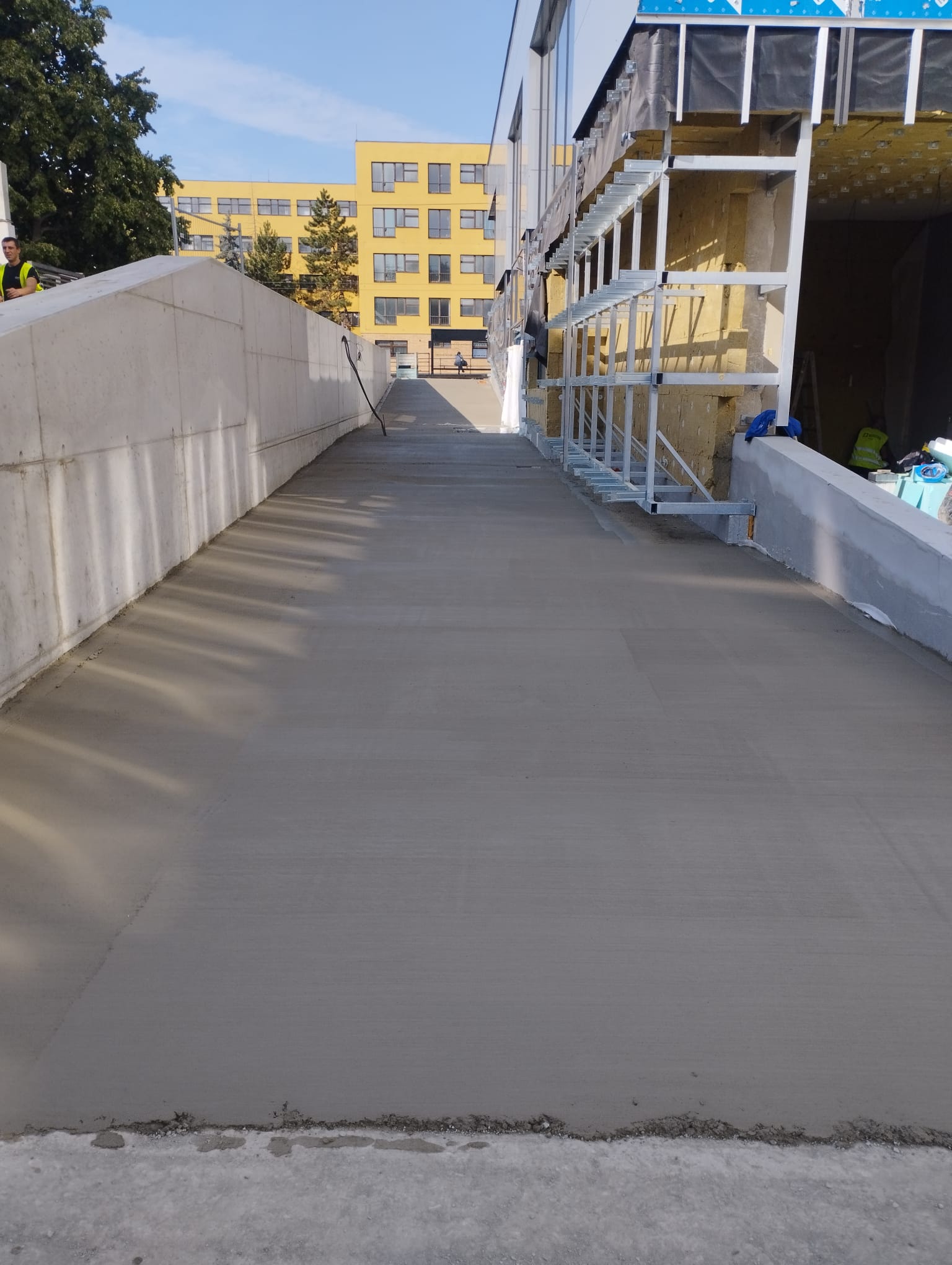 Бетонный пандус